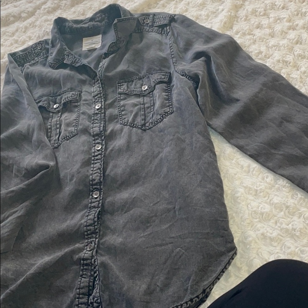 Button up - Picture 3 of 3